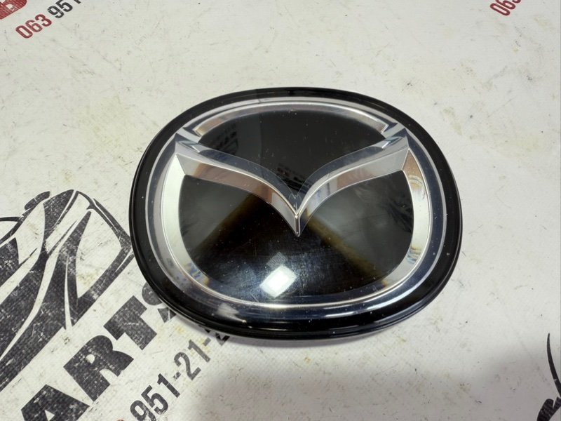 Эмблема Mazda 3 2021 2.5 BCKB51730 Б/У