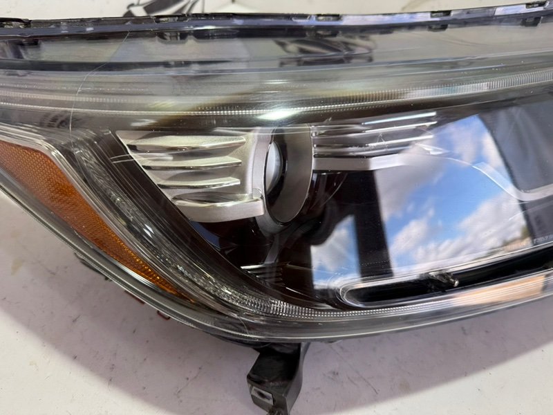 Фара галогеновая правая CR-V 2017 1.5