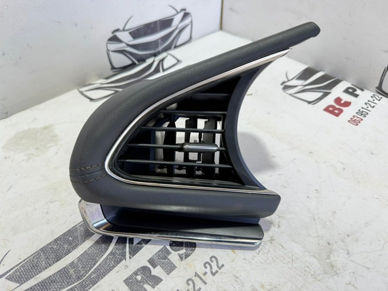Воздуховод салона левый Mazda 3 2021 2.5 DGJ255130A02 Б/У