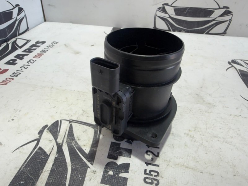 Датчик массового расхода воздуха Volkswagen Tiguan 2.0