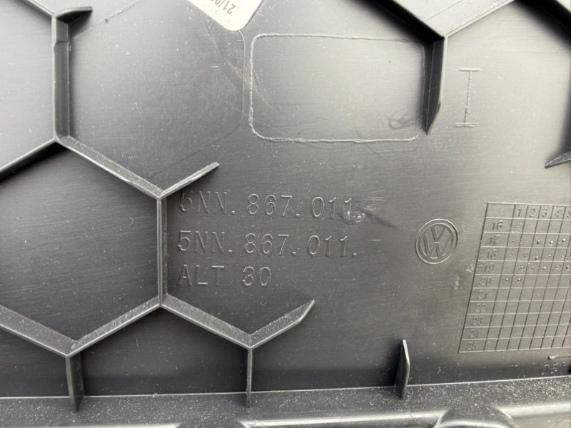 Обшивка боковой двери передняя левая Tiguan 2020 2.0