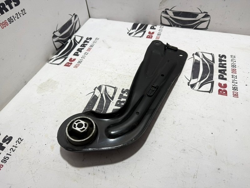 Рычаг подвески задний правый Tiguan 2020 2.0