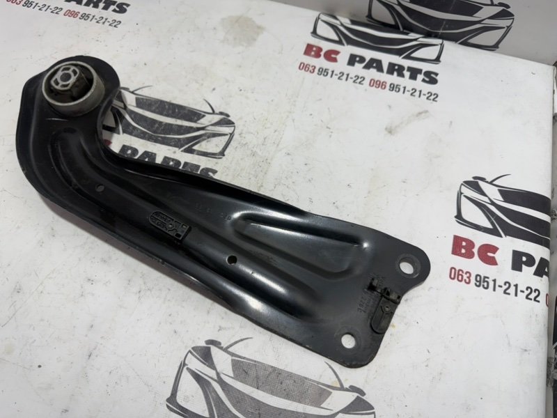 Рычаг подвески задний правый Tiguan 2020 2.0