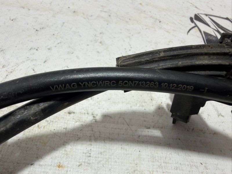 Трос переключения акпп Tiguan 2020 2.0