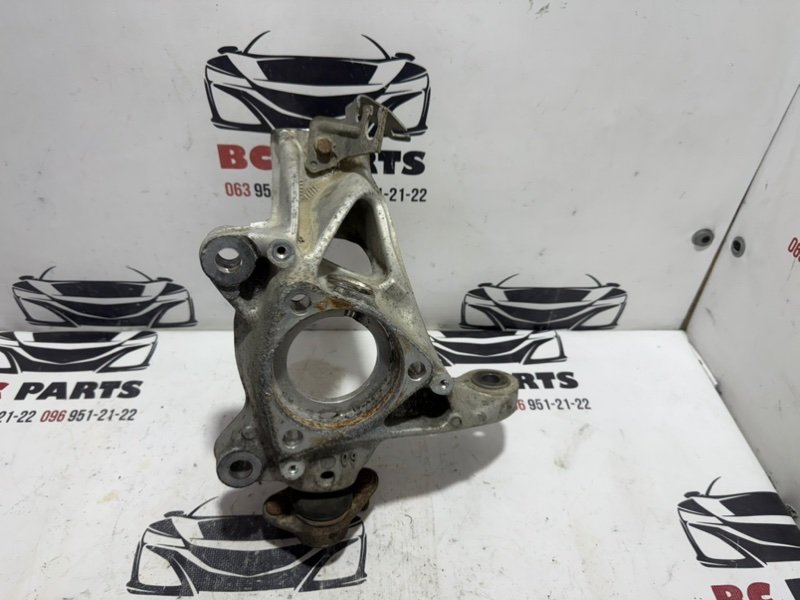 Кулак поворотный передний левый Tiguan 2020 2.0