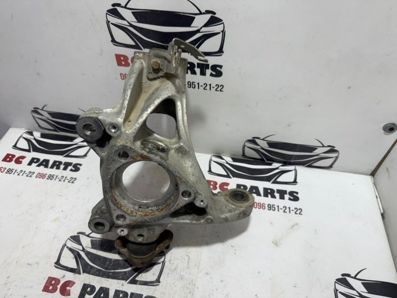 Кулак поворотный передний левый Tiguan 2020 2.0