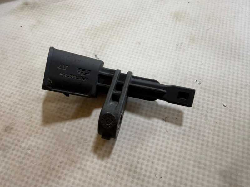 Датчик ABS задний левый Tiguan 2020 2.0