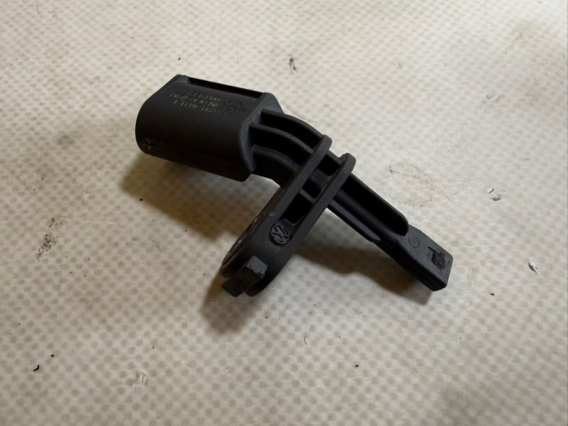 Датчик ABS задний правый Volkswagen Tiguan 2.0