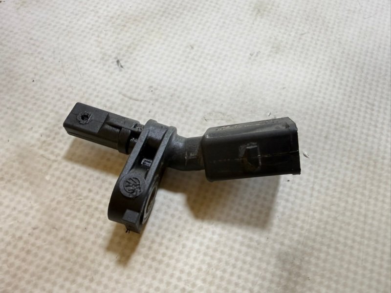 Датчик ABS передний левый Tiguan 2020 2.0