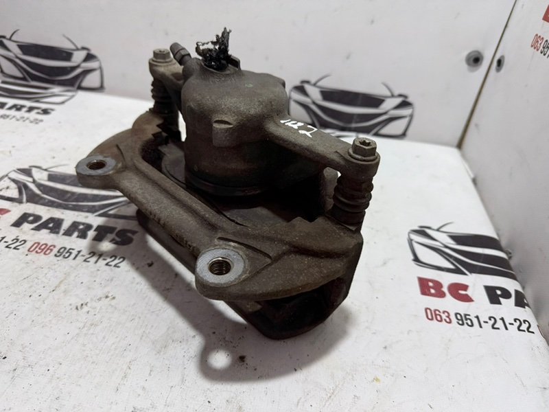 Суппорт тормозной передний левый Tiguan 2020 2.0