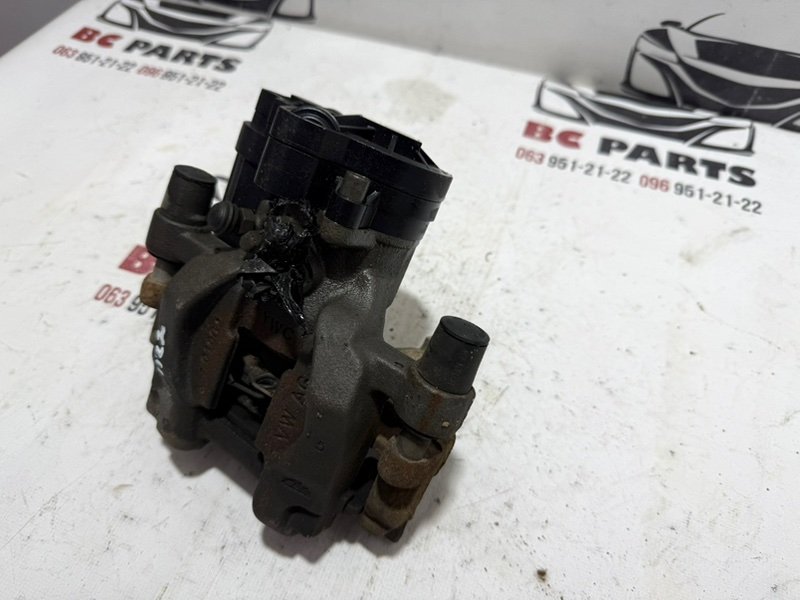 Суппорт тормозной задний правый Tiguan 2020 2.0