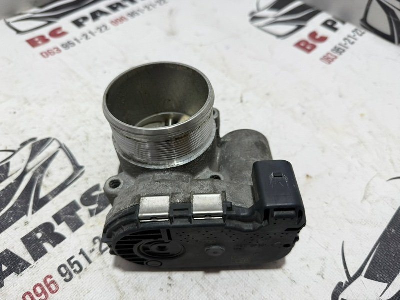 Дроссельная заслонка Volkswagen Tiguan 2020 2.0 06K133062AN Б/У