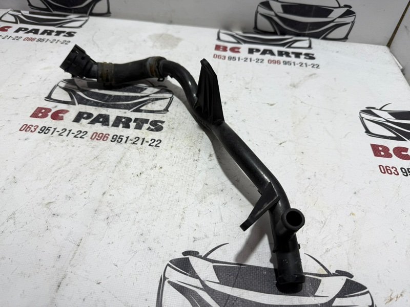 Патрубок системы охлаждения Volkswagen Tiguan 2.0