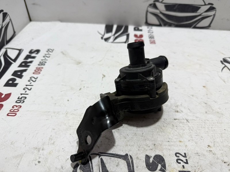 Помпа водяная (насос) охлаждения Volkswagen Tiguan 2.0