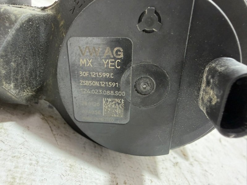 Помпа водяная (насос) охлаждения Tiguan 2020 2.0