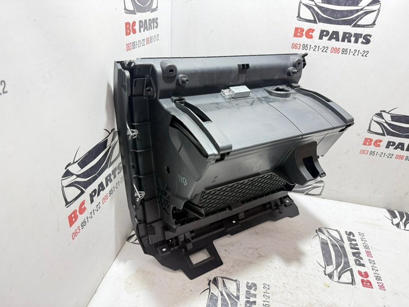 Бардачок Tiguan 2020 2.0