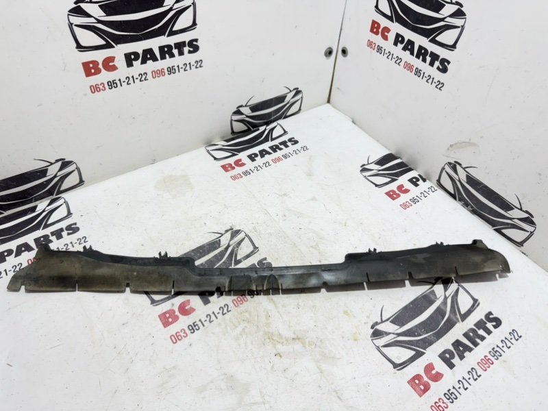 Дефлектор радиатора Volkswagen Tiguan 2020 2.0 5NN121330 Б/У