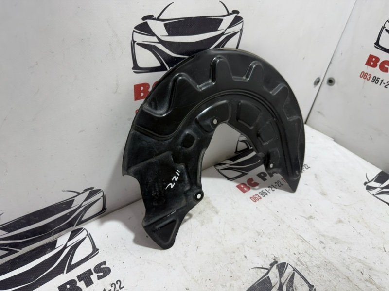 Защита тормозного диска передняя левая Tiguan 2020 2.0