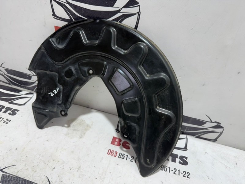 Защита тормозного диска передняя левая Volkswagen Tiguan 2.0