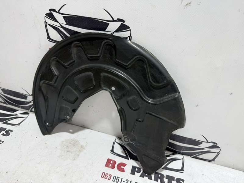 Защита тормозного диска передняя левая Tiguan 2020 2.0