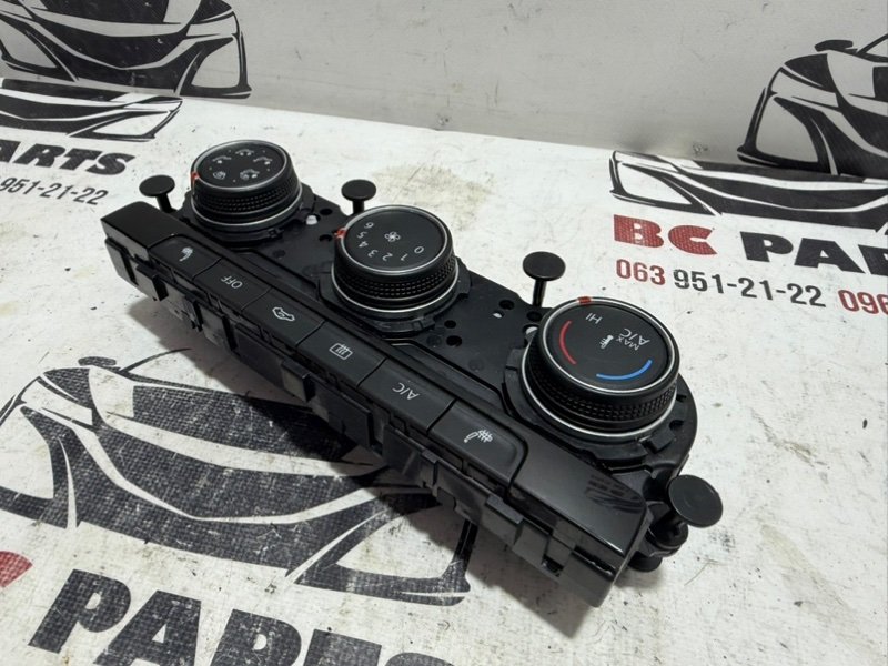 Блок управления климат-контролем Tiguan 2020 2.0
