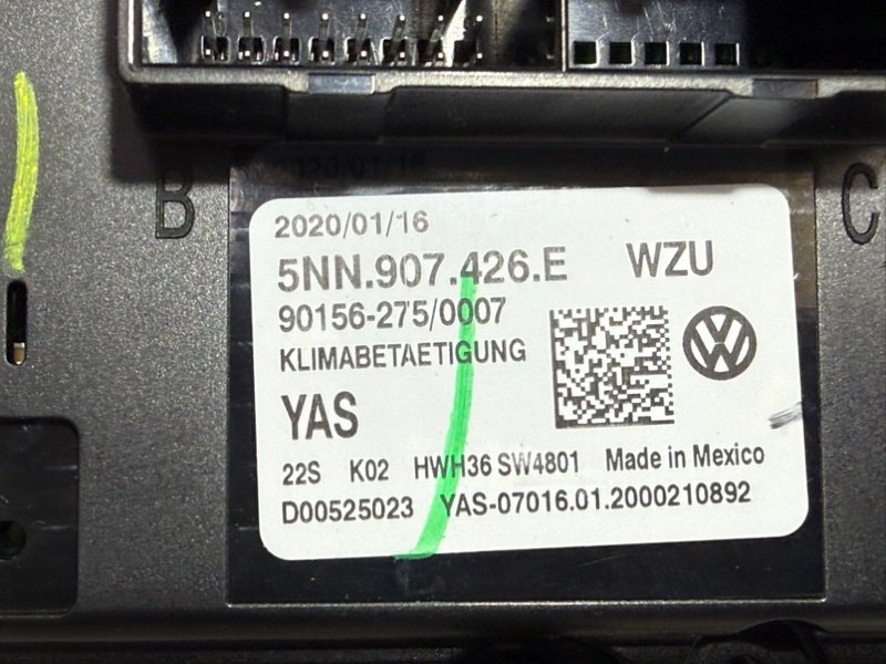 Блок управления климат-контролем Tiguan 2020 2.0