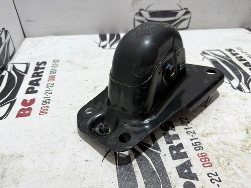 Крепление рычага подвески заднее правое Tiguan 2020 2.0