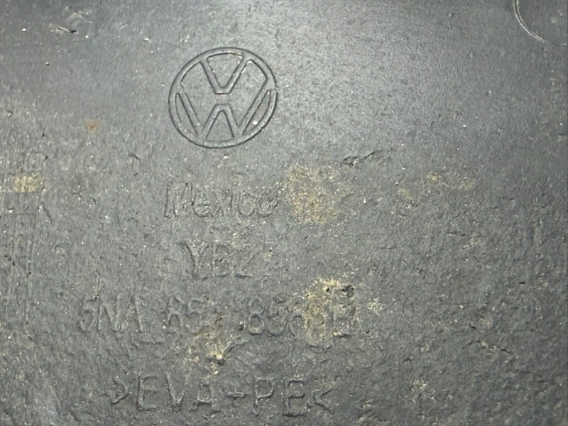 Брызговик задний правый Tiguan 2020 2.0