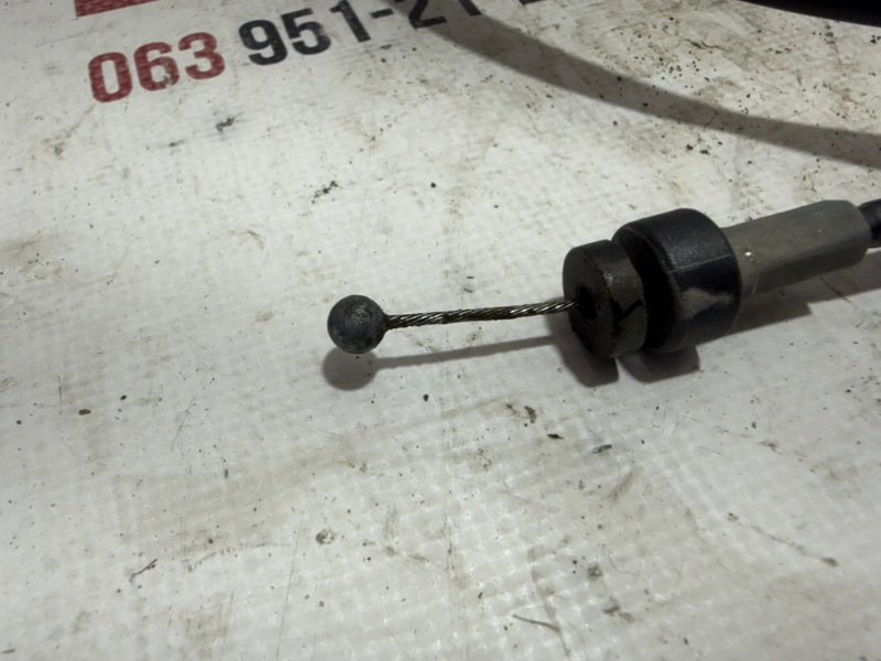 Трос замка капота Nissan Rogue T33