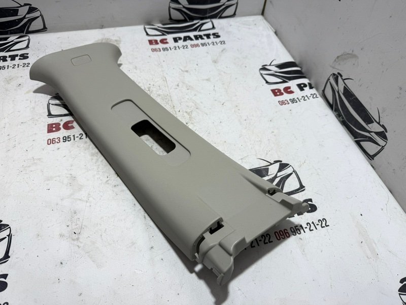 Накладка центральной стойки левая Rogue 2013-2020 T32