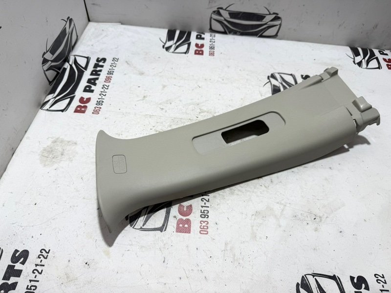 Накладка центральной стойки левая Nissan Rogue T32