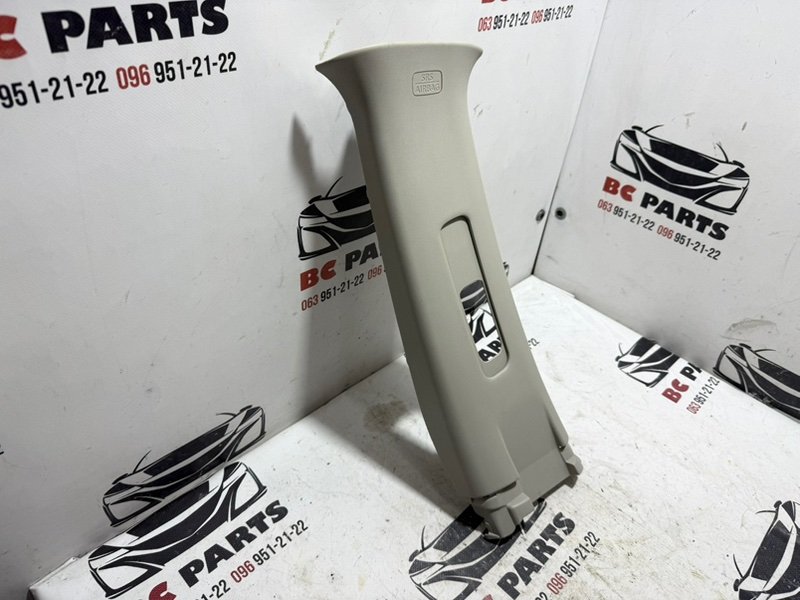 Накладка центральной стойки левая Rogue 2013-2020 T32 Накладка центральной стойки левая Rogue 2013-2020 T32