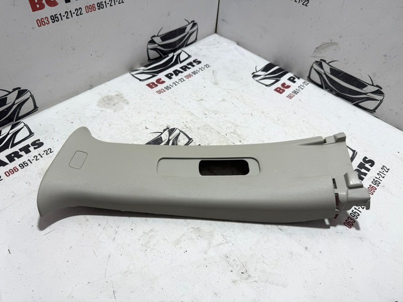 Накладка центральной стойки левая Nissan Rogue T32 Накладка центральной стойки левая Nissan Rogue T32