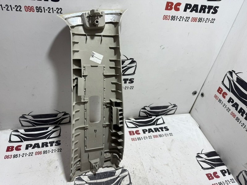 Накладка центральной стойки левая Rogue 2013-2020 T32 Накладка центральной стойки левая Rogue 2013-2020 T32