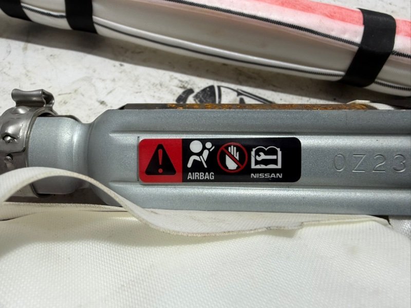 Подушка безопасности боковая штора правая Rogue 2021 T33 2.5