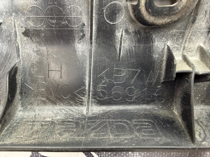 Пыльник крыла передний левый CX-5 2018 2.5 Пыльник крыла передний левый CX-5 2018 2.5