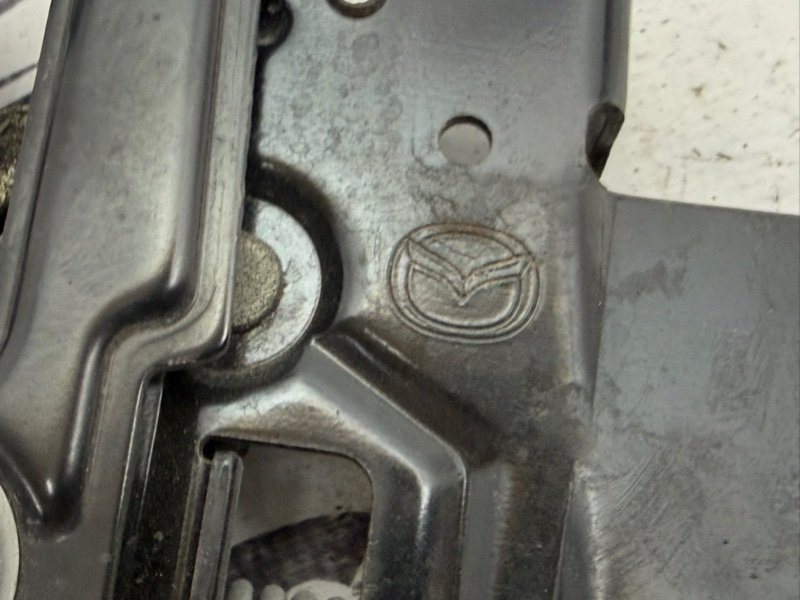 Замок капота CX-5 2018 2.5 Замок капота CX-5 2018 2.5