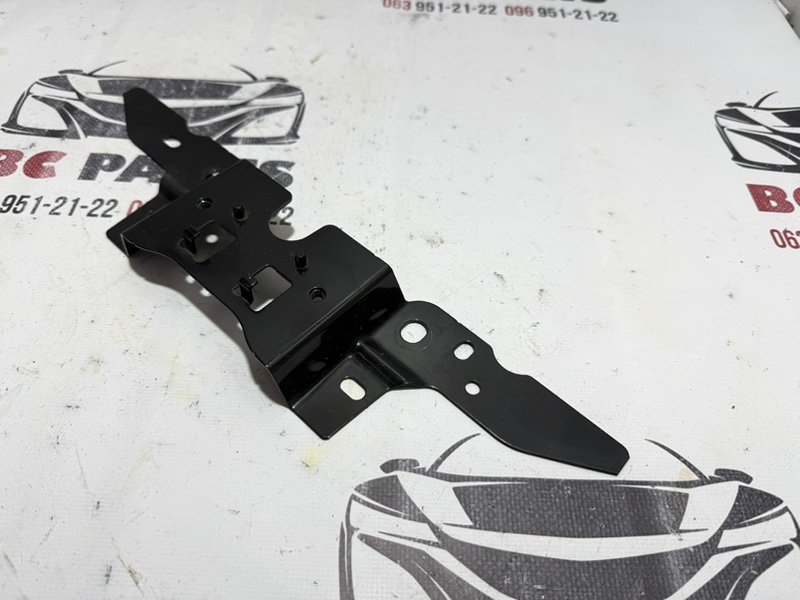 Кронштейн замка капота CX-5 2018 2.5