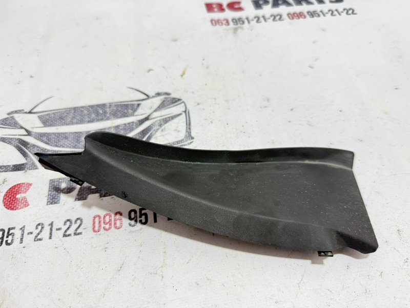 Уголок жабо правый Mazda CX-5 2.5