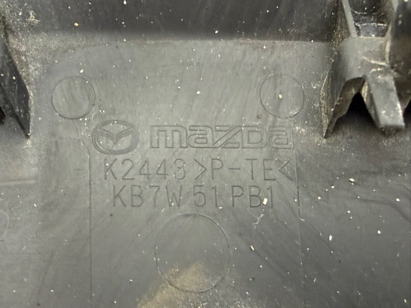 Уголок жабо правый CX-5 2018 2.5