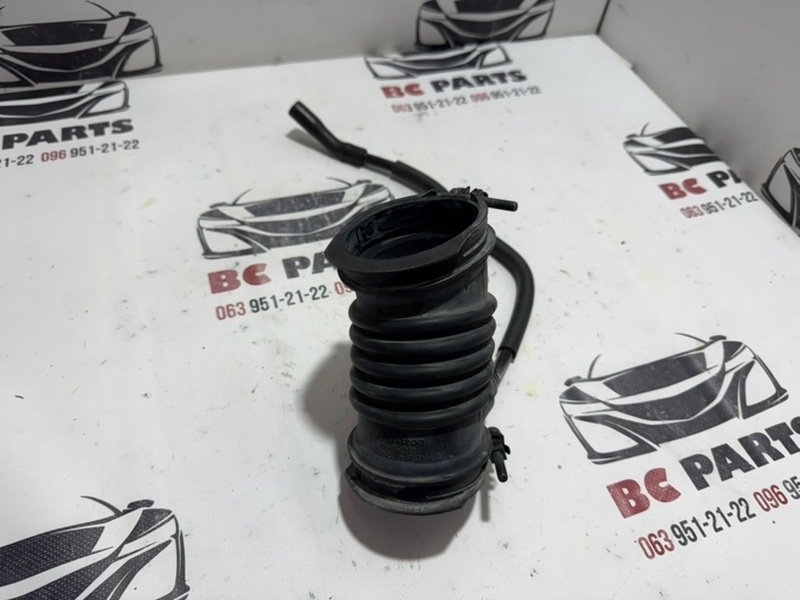 Патрубок воздушного фильтра 3 2021 2.5