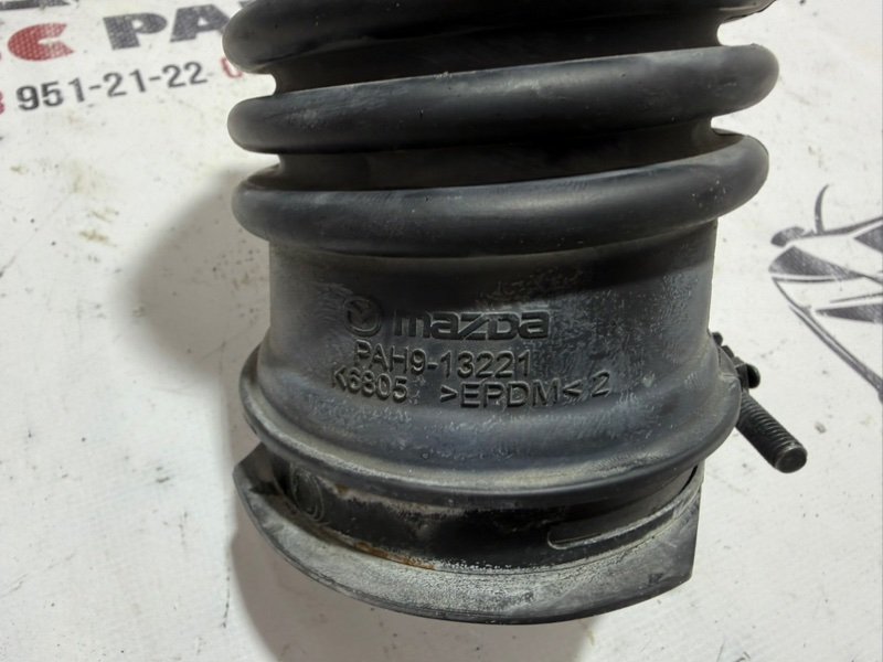 Патрубок воздушного фильтра 3 2021 2.5