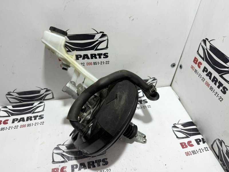 Вакуумный усилитель тормозов 3 2021 2.5