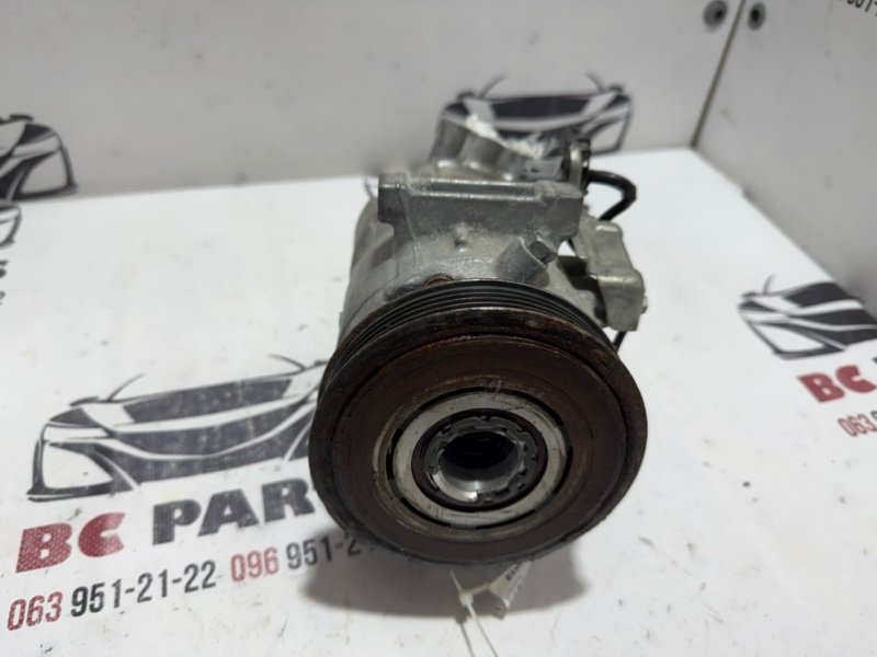 Компрессор кондиционера Nissan Rogue T33 2.5