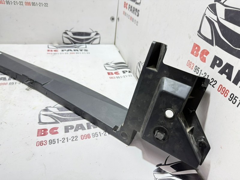 Дефлектор радиатора 3 2021 2.5