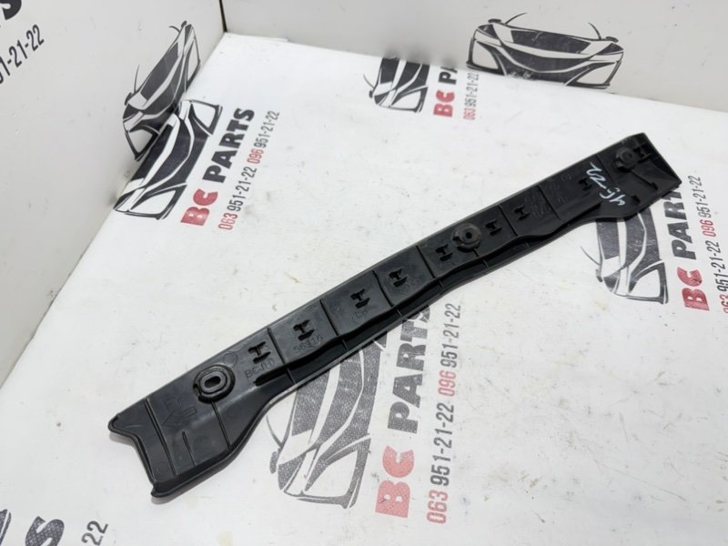 Пыльник крыла передний левый 3 2021 2.5