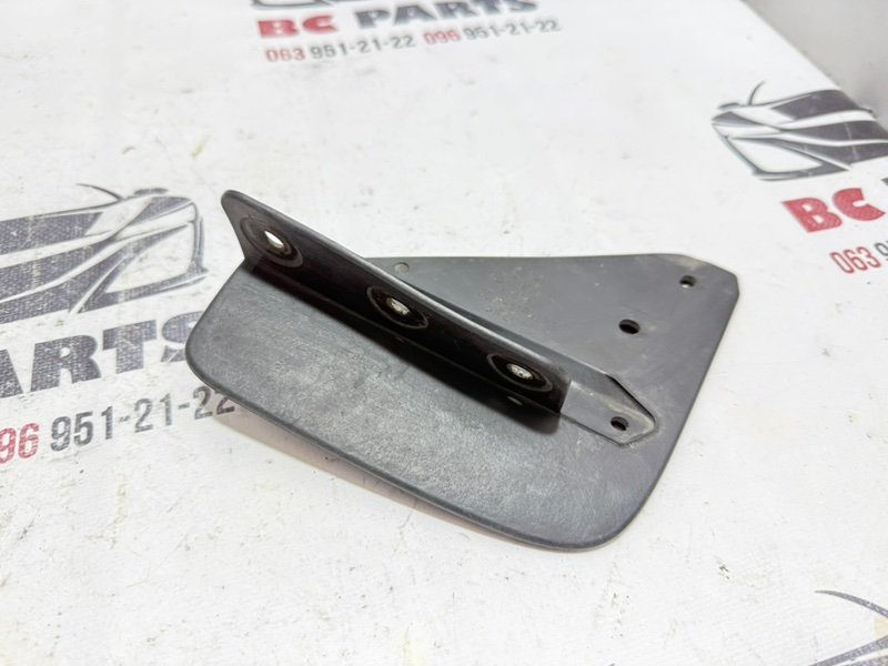 Брызговик задний левый Mazda 3 2021 2.5 BCJH51PW1A Б/У