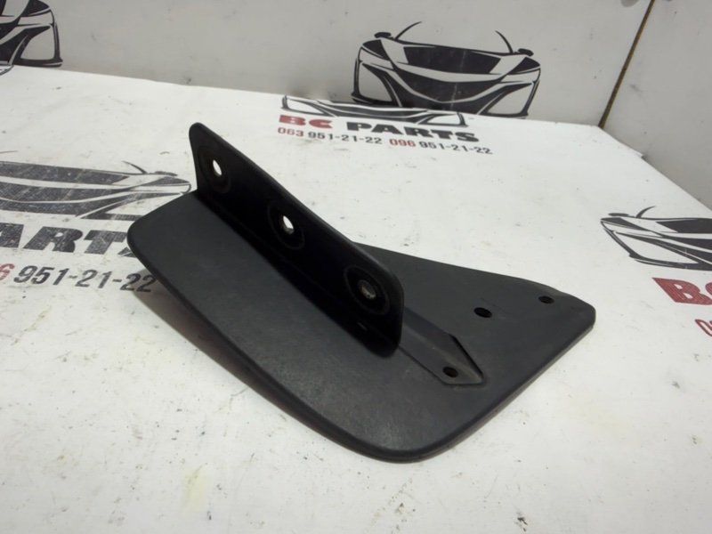 Брызговик задний левый 3 2021 2.5