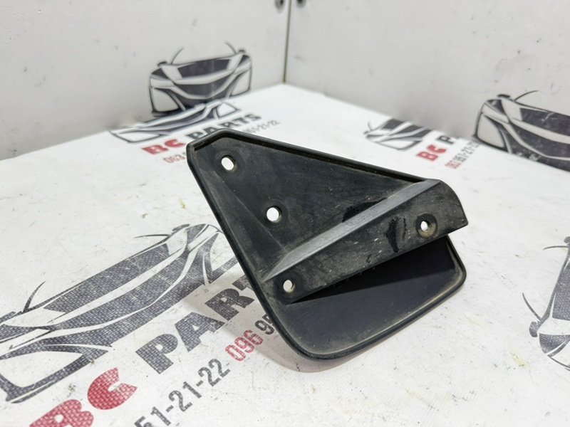 Брызговик задний левый 3 2021 2.5