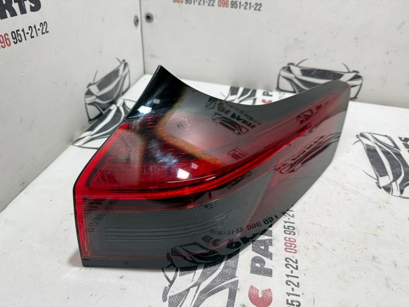 Фонарь наружный (в крыло) задний правый Rogue 2020-2024 T33